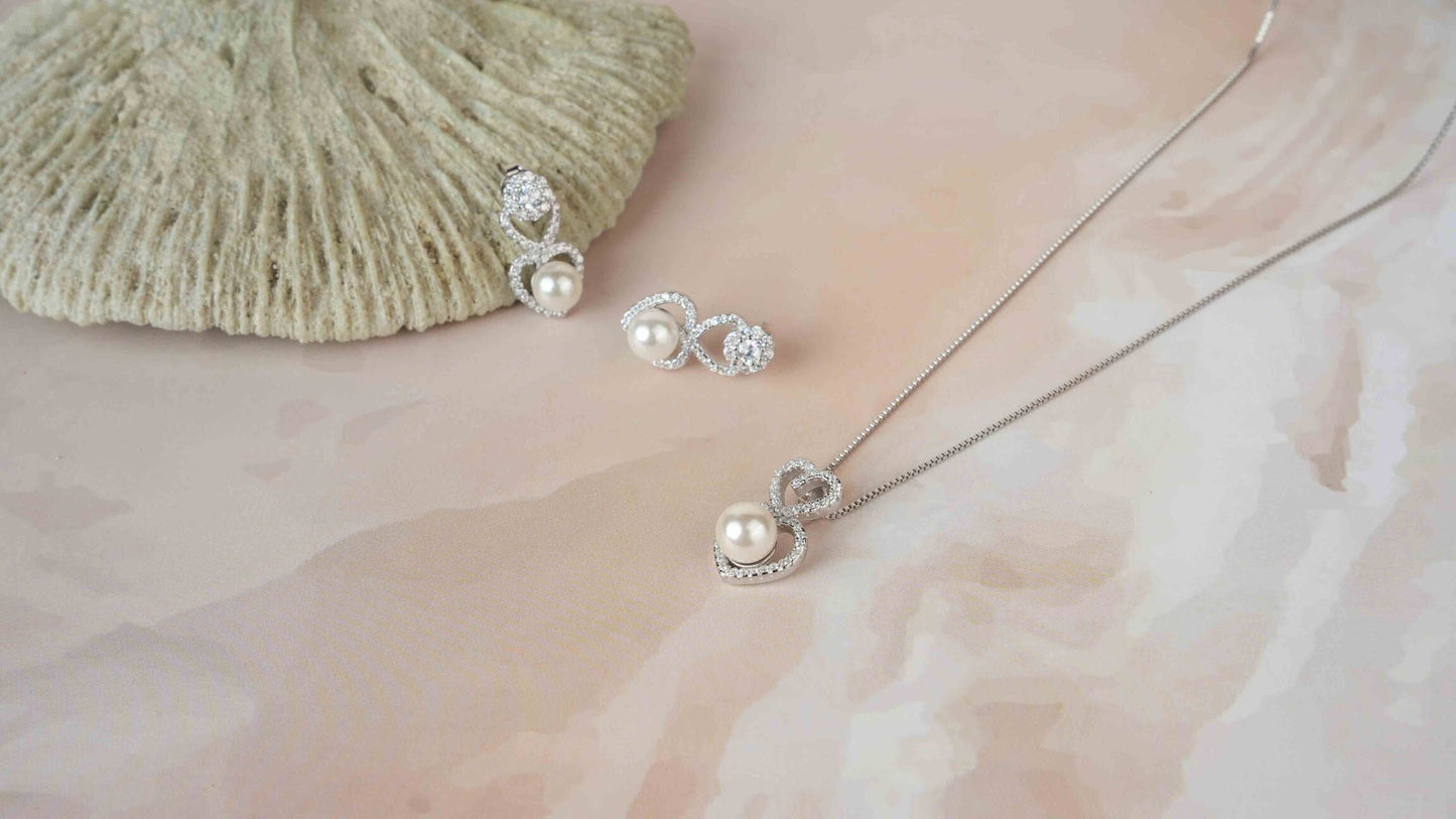 Amora Pearl Set